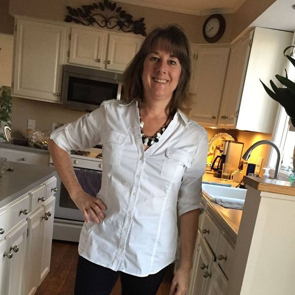 Meet your Posher, Leslie - Picture 1 of 1